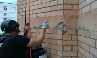 Обследование фасада здания в Железнодорожном в октябре